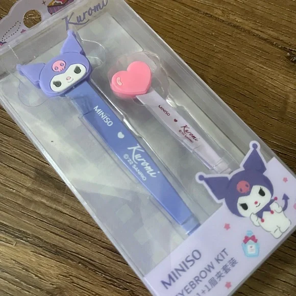 SANRIO-NWT Kuromi OR My Melody Eyebrow Tweezer Sets - Picture 6 of 7
